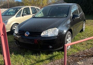 VW Golf 285.000 km 699 &euro; Küssow 17036