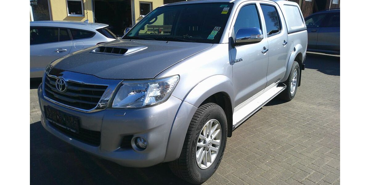 Toyota Hilux 227.000 km 19.999 &euro; Neddemin 17039