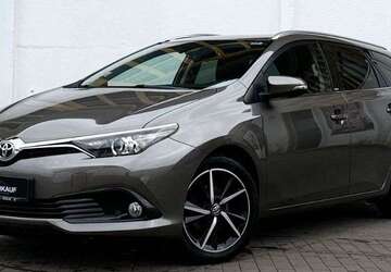 Toyota Auris 130.000 km 10.990 &euro; Neubrandenburg 17033