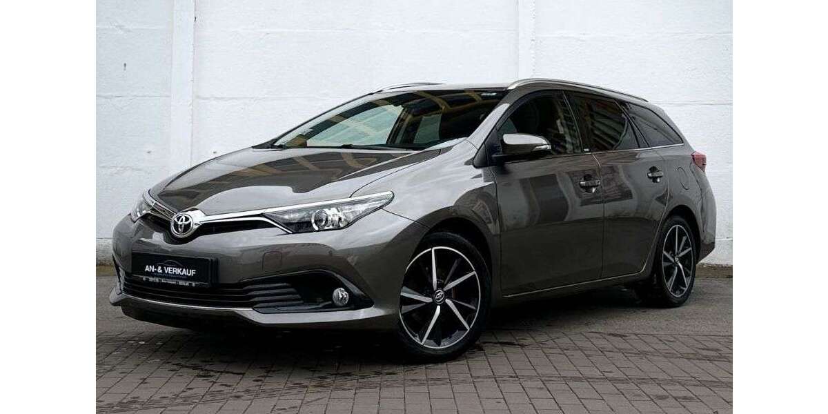 Toyota Auris 130.000 km 10.990 &euro; Neubrandenburg 17033