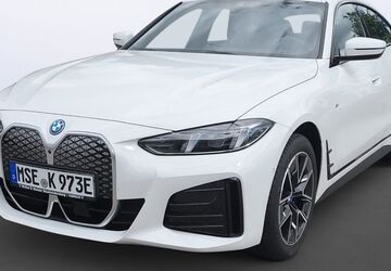 BMW i4 7.000 km 55.910 &euro; Neubrandenburg/Hellfeld 17039