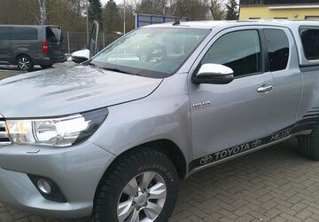 Toyota Hilux 176.000 km 25.999 &euro; Neddemin 17039